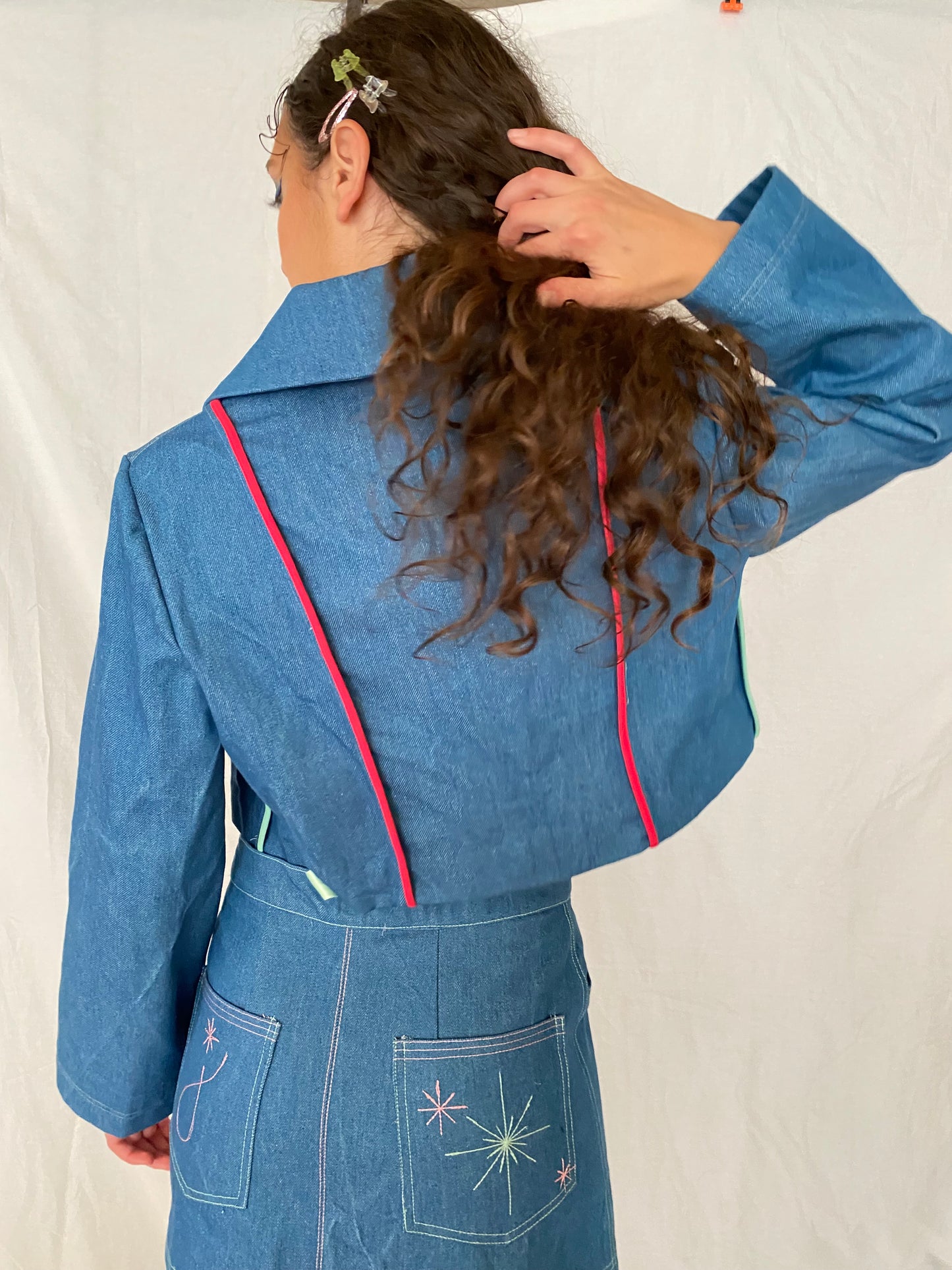 FRANKIE CROPPED JACKET- DENIM
